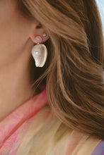 Load image into Gallery viewer, Emeline Earrings