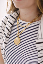 Load image into Gallery viewer, Gwendolyn Locket