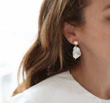 Load image into Gallery viewer, Eloise Earrings