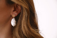 Load image into Gallery viewer, Honeymoon Earrings